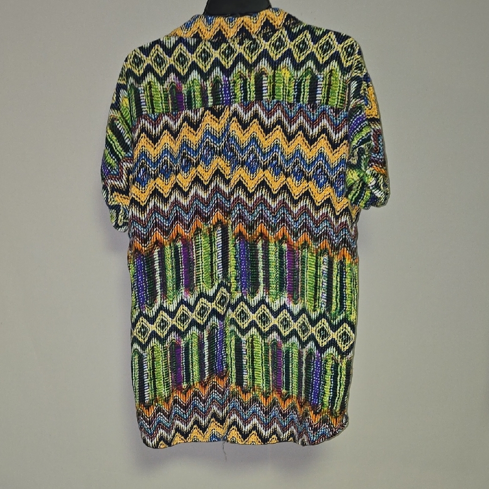 Unique Spectrum Vibrant Patterned Top - Picture 4 of 4